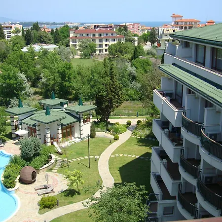 In Emerald Beach Ravda