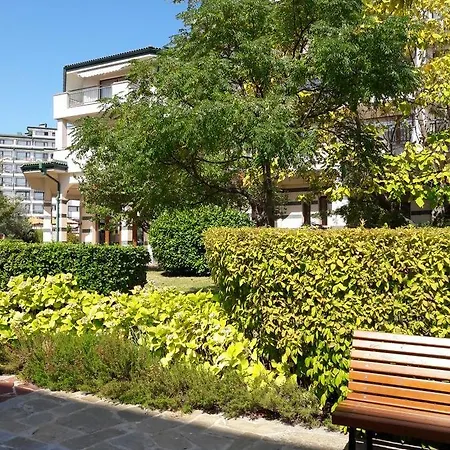 In Emerald Beach Apartment Ravda
